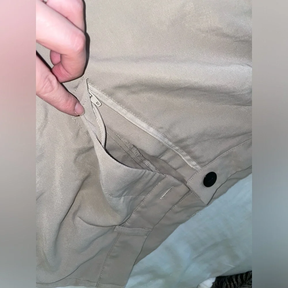 Nude cargo pants SHEIN medium size with pockets on the side